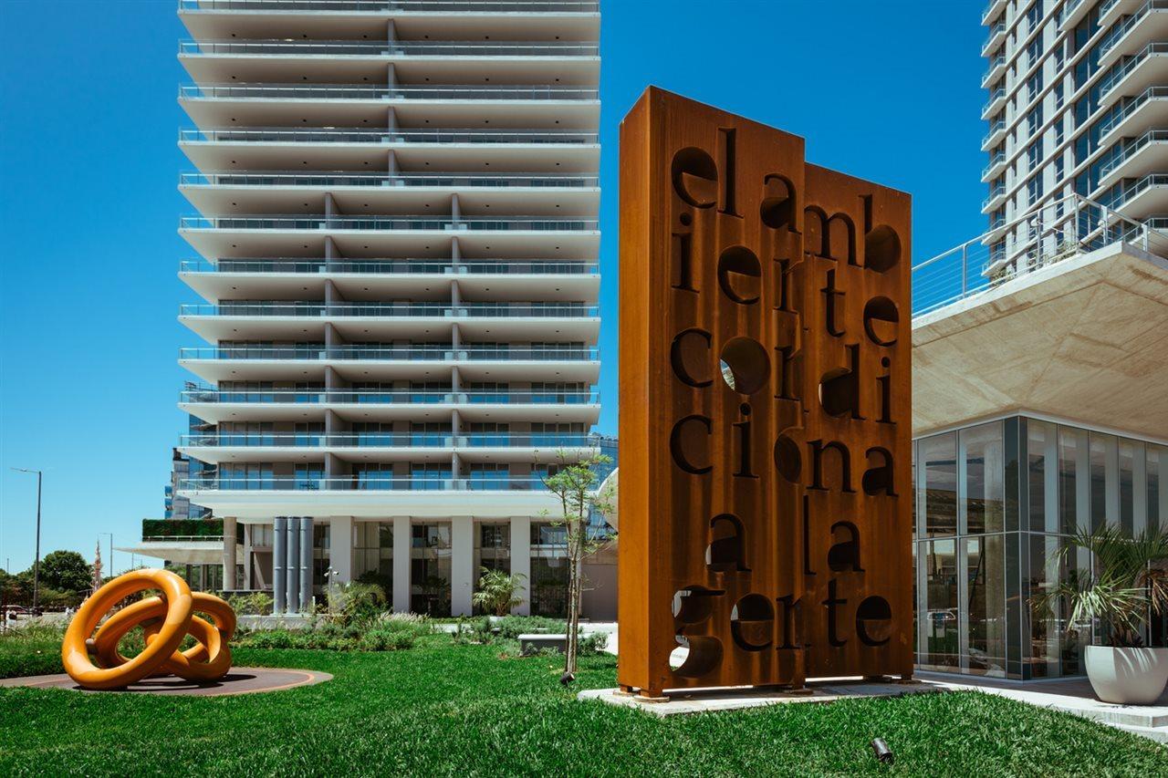 Sls Buenos Aires Puerto Madero酒店 外观 照片 The sculpture in 2012