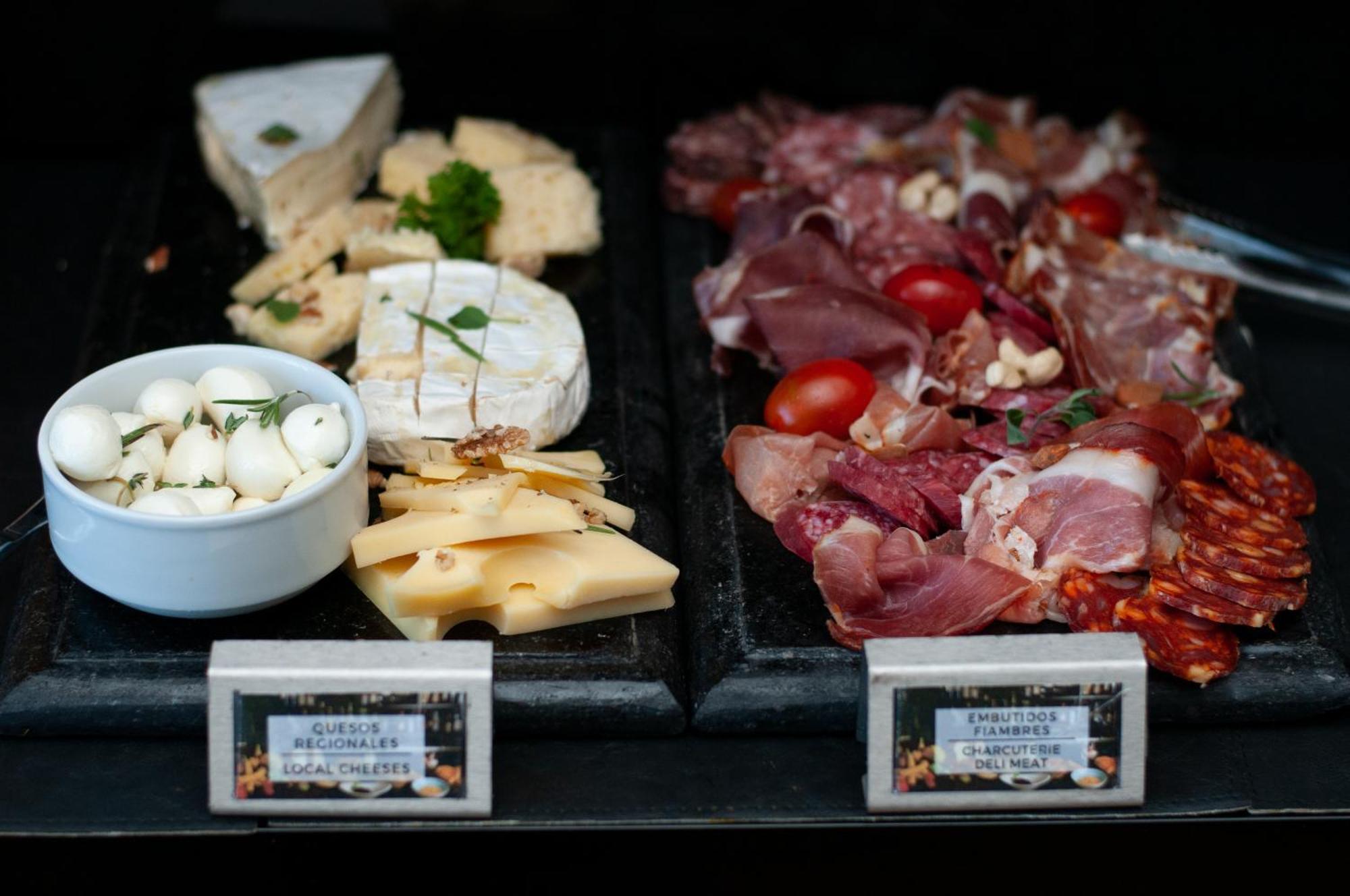 Sls Buenos Aires Puerto Madero酒店 外观 照片 Cheese and cold cuts